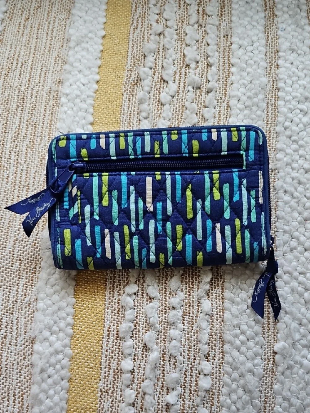 Vera Bradley Katalina Showers Turnlock Wallet - Picture 3 of 8